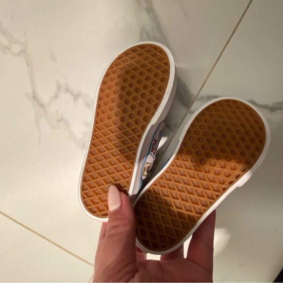 Vans toddler 6.5 shoes - Picture 2 of 5